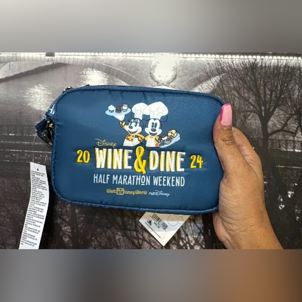 NWT! Disney world Wine & Dine 2024 Lug belt bag
